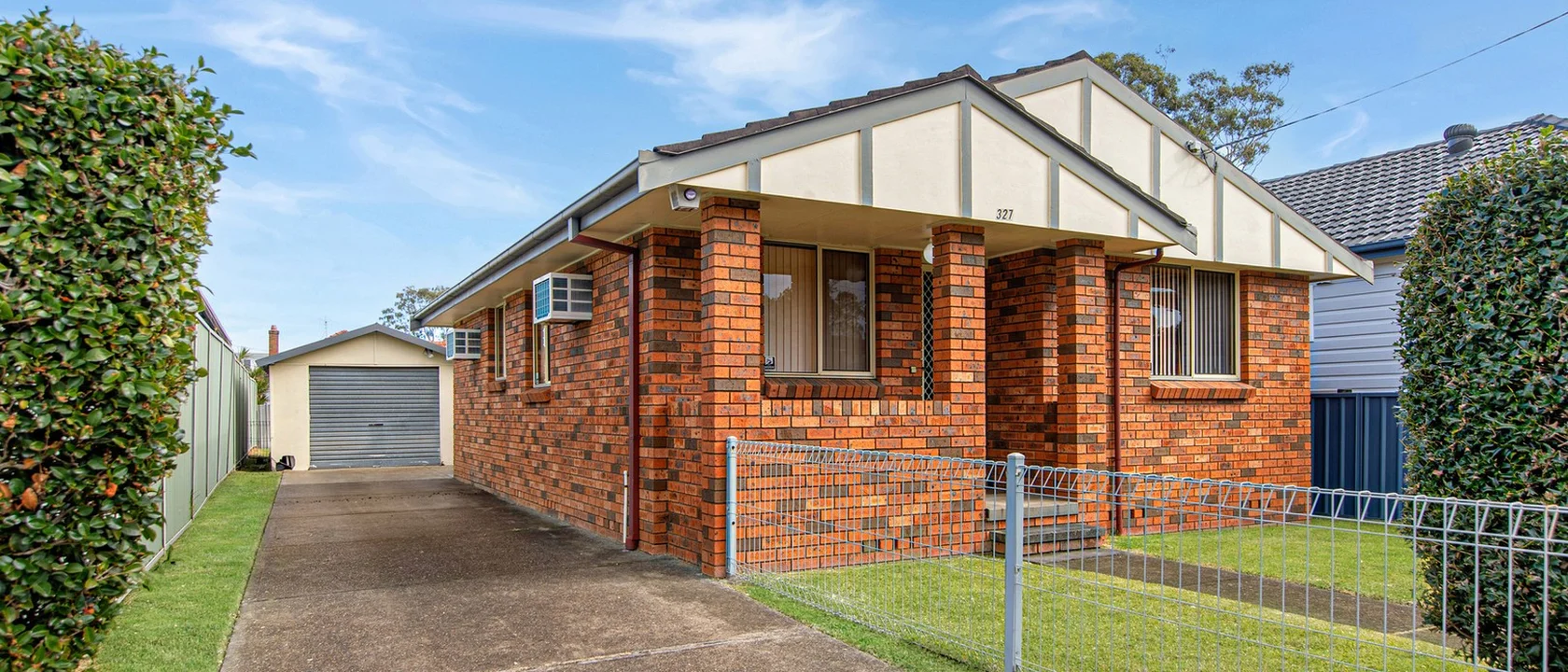 2018694081_1_1_230809_022956-w1920-h1280